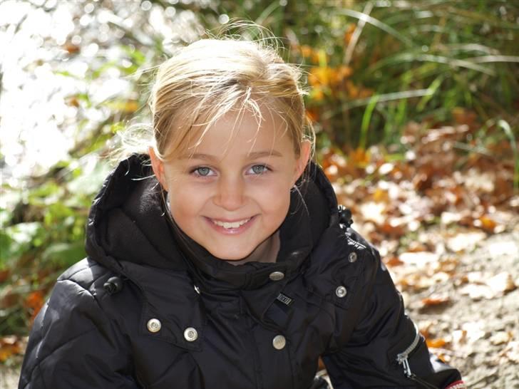 Tur med chunta og naboens datter - Hvad kan man sige - hun er virkelig en smuk pige - prøvede at få lyset til at ramme hende og det lykkedes billede 6