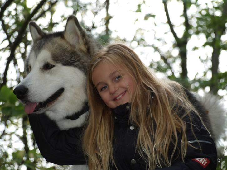 Tur med chunta og naboens datter - De er gode venner og det ses virkelig her billede 10