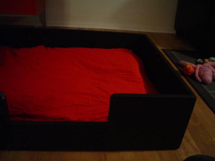 Freya´s nye hjemmelavet seng :) billede 4