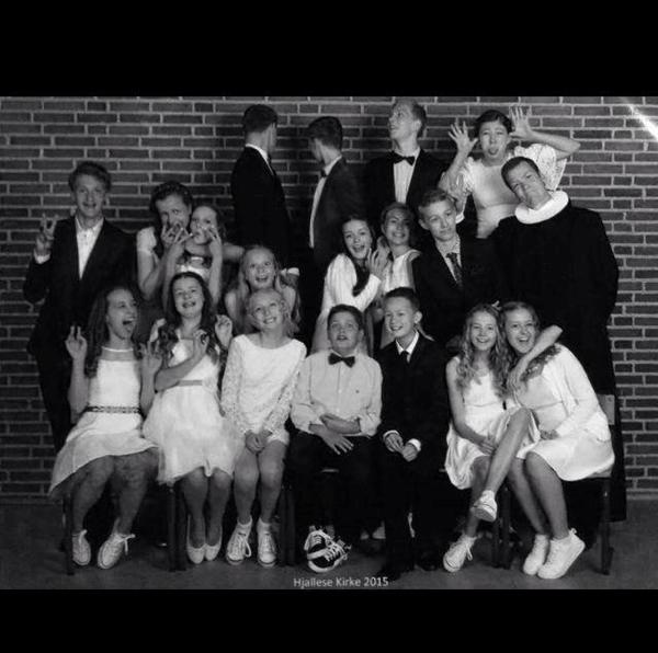 Et noget anderledes konfirmationsbillede :D