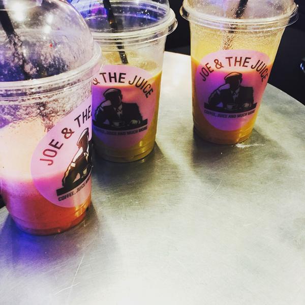 Scosiale medier, chatrooms, og livestreaming...?