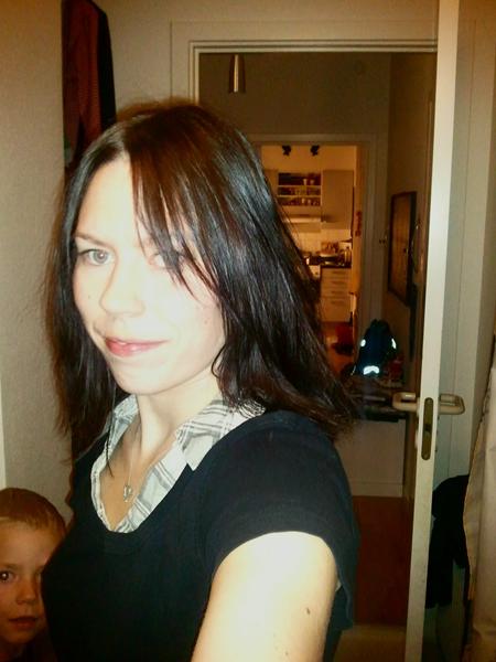 at få håret til at "puffe"