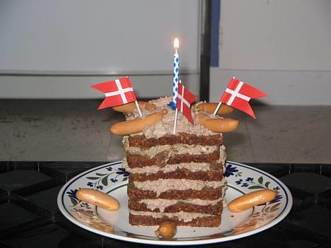 Rottweiler Nuance`s Enzo - Min 1 års fødsdags kage !!!!!!   20/12- 05 billede 10