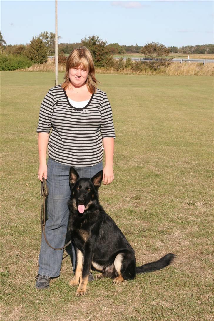 Schæferhund Jen-Ager's Jasko R.I.P - velkommen til min profil. detter er mig og min mor.. billede 1
