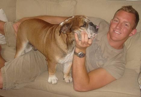 Engelsk bulldog Tabasco - Tabasco og hans nye "Fatboy" c",) billede 11