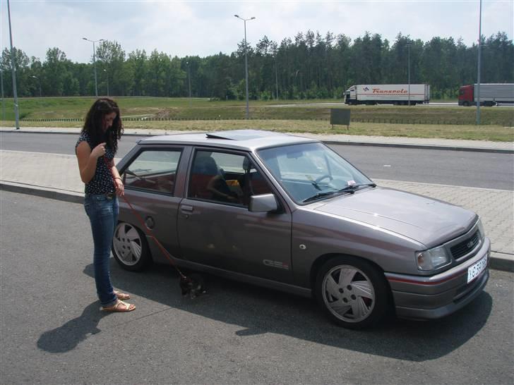 Blanding af racer Pingo (Pingo Nielsen) - På vej hjem fra Polen, Pingos hjemland. Han klarede den lange biltur rigtig godt selvom bilen var meget hårdt affjedret. billede 3