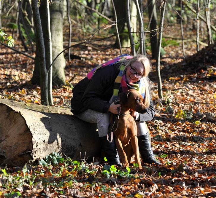 Rhodesian ridgeback M'Gongo Tasu A Saba - Jeg elsker dig<3 og Nej.. jeg er ikke så fed (: - har bare 4 bluser på, en vest, en vinterjakke og en regnjakke xD billede 9