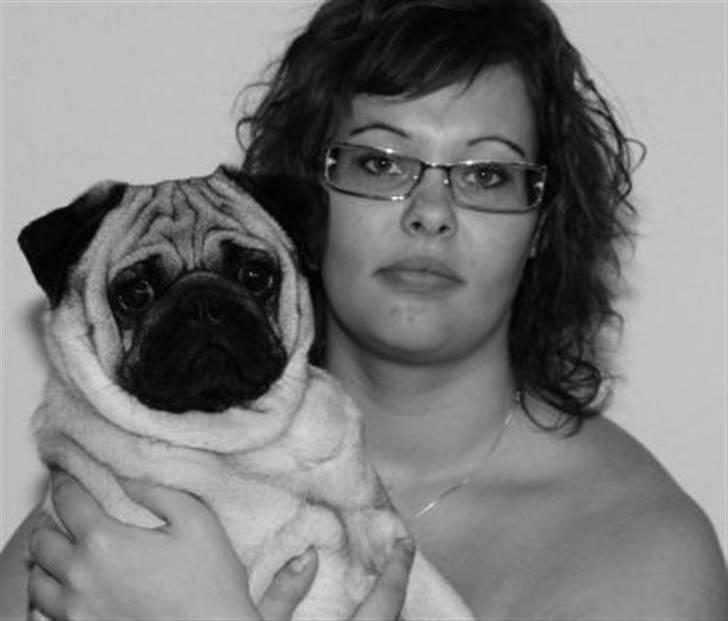 Mops kivi´s svante - mig og min mor :) billede 2