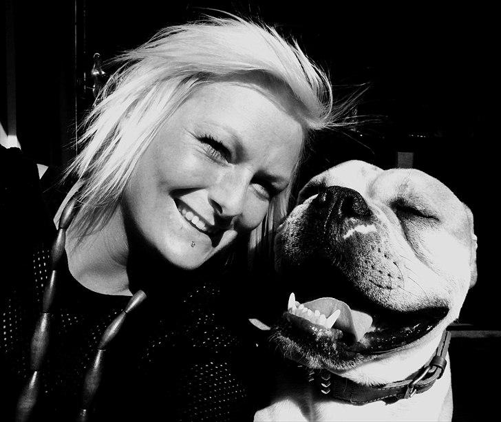 Olde english bulldogge Buffy's Junior - Min menneskemor og jeg, hun kalder det evig kærlighed? billede 18