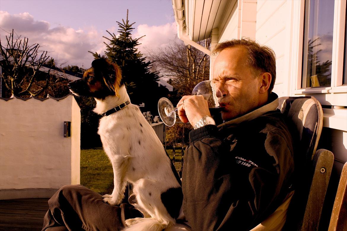 Blanding af racer Emma - Mmm en fridag i sommerhuset. Her sidder jeg og nyder udsigten - og jeg kan gøre det uden vin billede 7