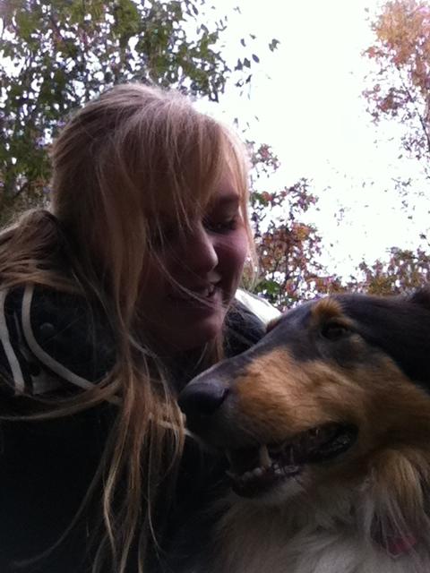 Collie langhåret Thea - Mig og Thea en tur i skoven :) billede 8