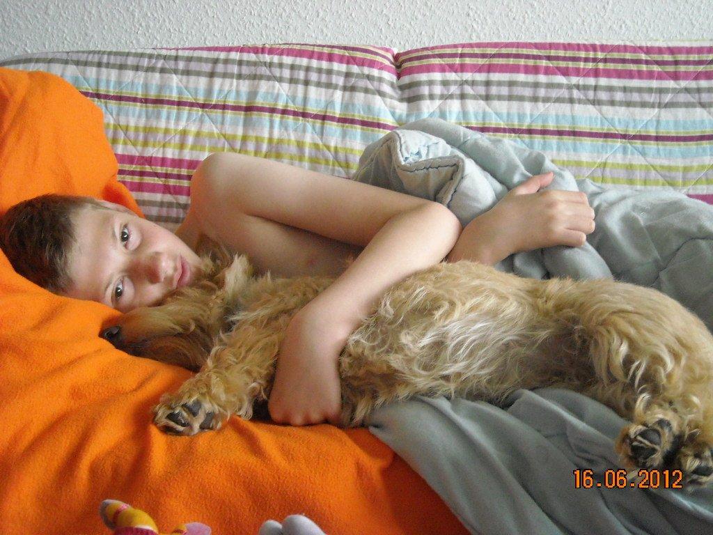 Skotsk terrier Ledagergård´s Gwen (Nancy) - Huggestund med familien... det er bare lykken.. billede 2