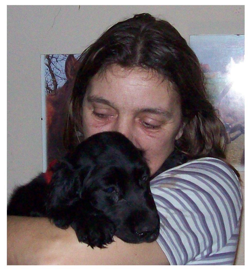 Cocker spaniel Rosa - Febuar 2009, første døgn med Rosa, ikke meget søvn for alt skulle undersøges, bæres rundt med og op i sengen hver gang noget nyt var opdaget. Rosa er født i en stald, så boligting var nyt. billede 14