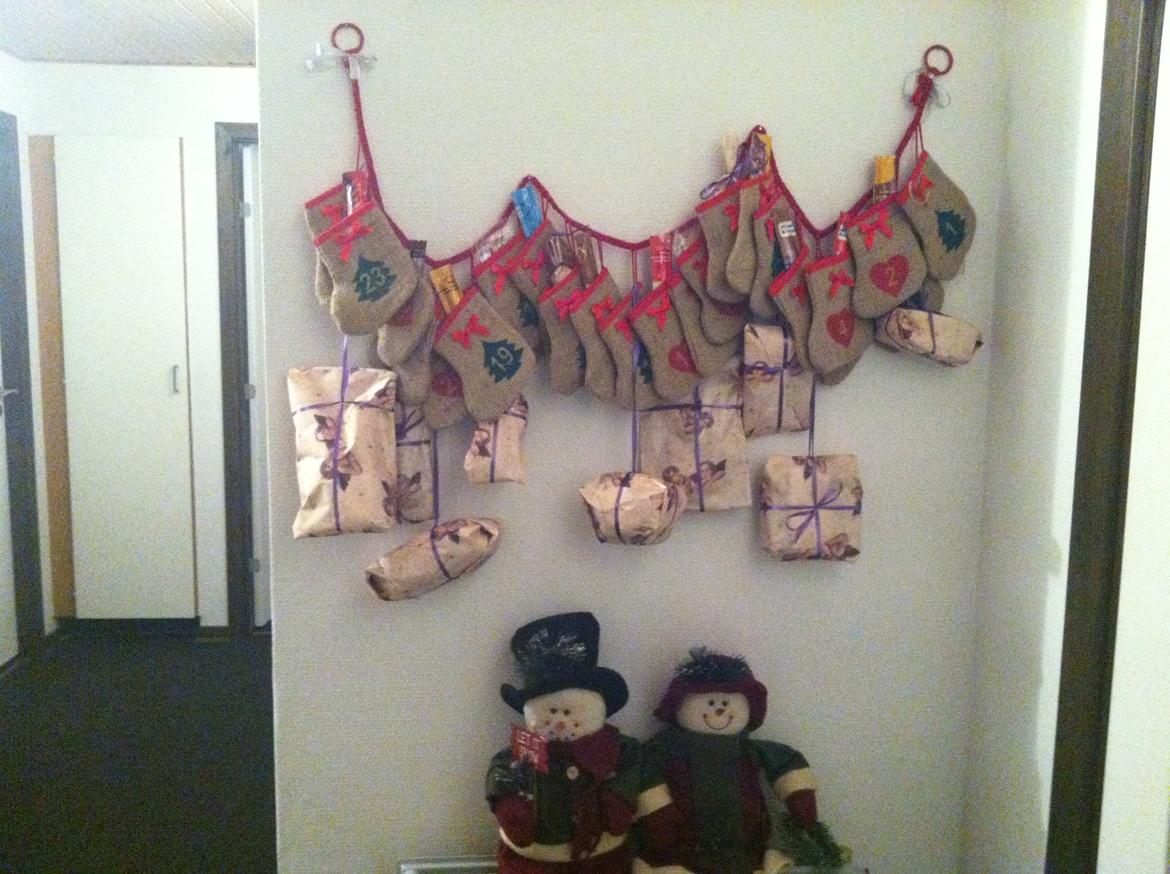 Dvaergpinscher Tyson - Tysons julekalender, julen 2012 billede 12