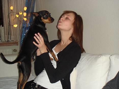 Dvaergpinscher  * (¯`'Raul Morris'´¯) * - Mig og min tante Sofie billede 9