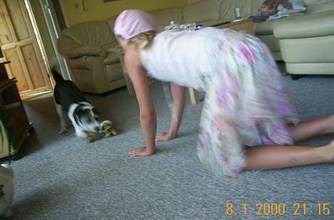 Blanding af racer Kiki - Lillesøster leger med Kiki billede 19