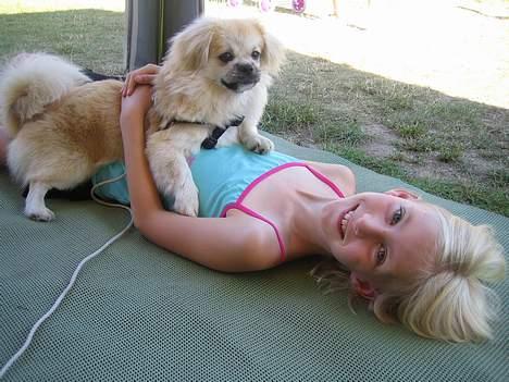 Tibetansk spaniel Follow Cespas Polly Pop - Her leger Heidi og jeg sammen. billede 8