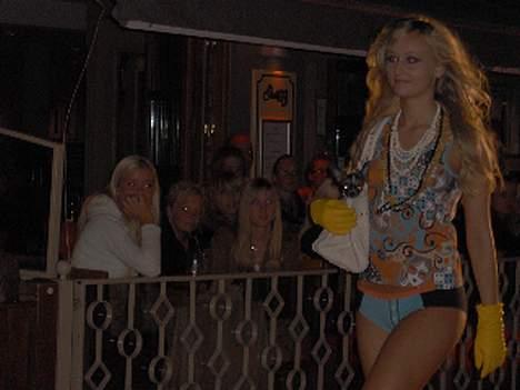 Chihuahua LouLou - Modeshow - DK´s længste, Jomfru Ane Gade, 29.08.06. billede 19