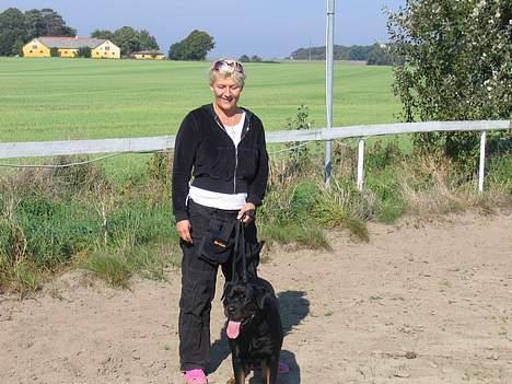 Rottweiler Xena  - Se mor en fotograf :O)  billede 16