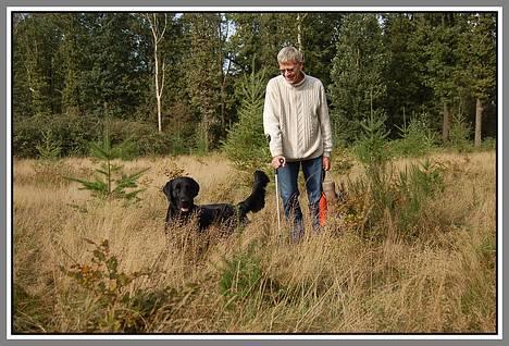 Flat coated retriever Charlie  - Mig og min far i skoven d 09.10.06 billede 7