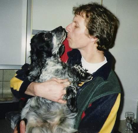 Cocker spaniel Suzzi (død) - Min fars gamle ven kysser suzzi billede 3