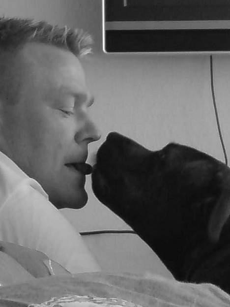 Amerikansk staffordshire terrier Zoe - Her deler jeg lige vindruer med min far:-) billede 10