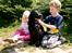 Cocker spaniel Bonnie (død 4 maj 2008)  - En pause i hundeskoven ... Bonnie, Daniel og camilla. 