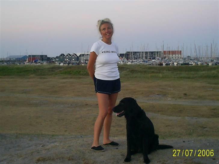 Blanding af racer Zhila E - Dette er Zhila og mig ved stranden i Grenå sidste sommer  billede 1