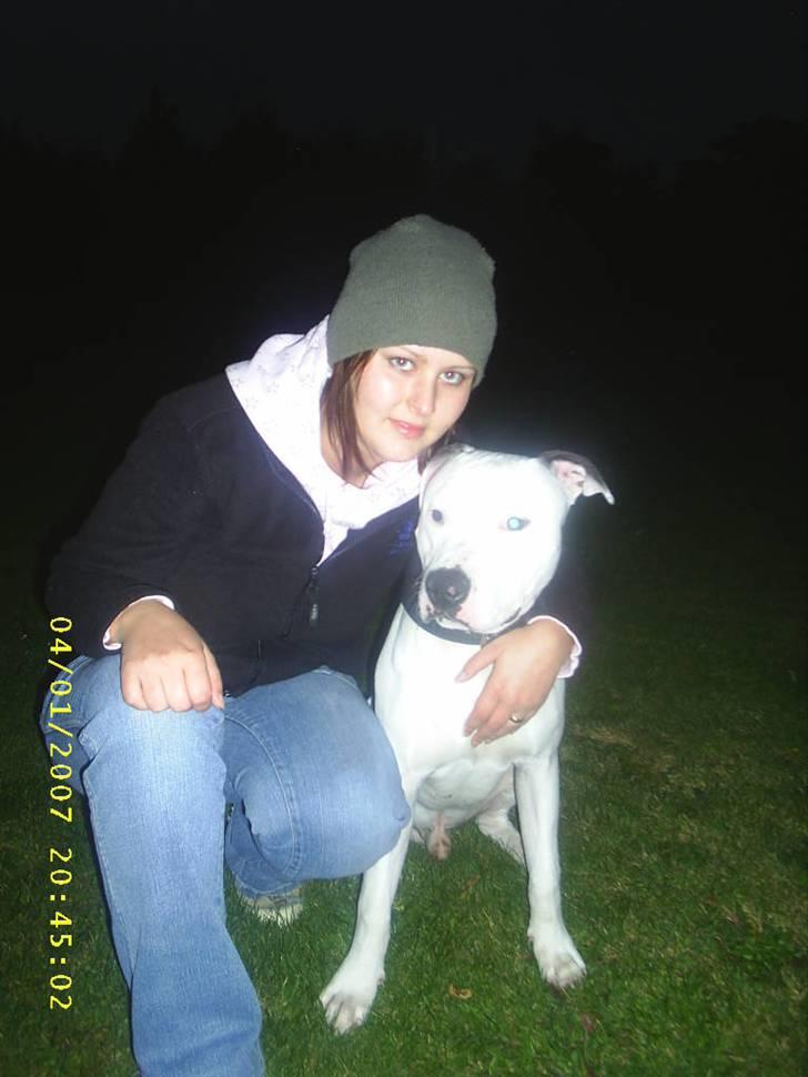 Amerikansk staffordshire terrier Joker R.I.P min skat :'( - Mig og joker.. Han gad bestemt ikke sidde stille. ;) billede 12