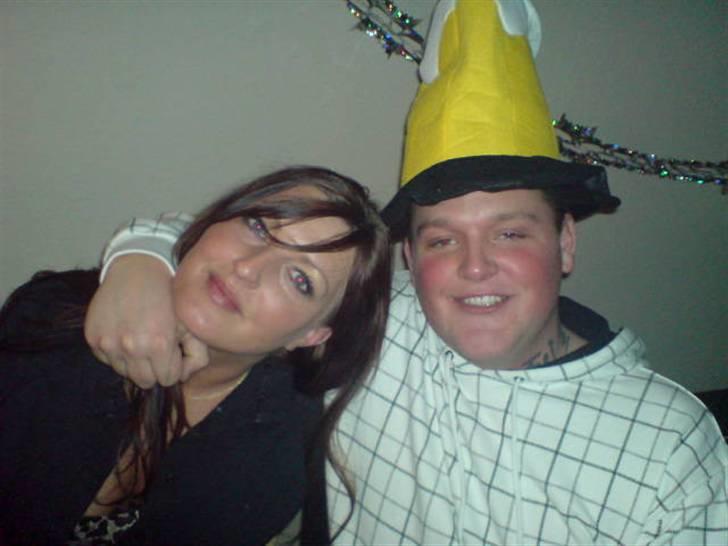 Rottweiler Cæsar - Min mor og far Nytårsaften, der blev jeg passet hos min farmor og farfar på ders gård, og jeg var ikke så bange faktisk :-) billede 20