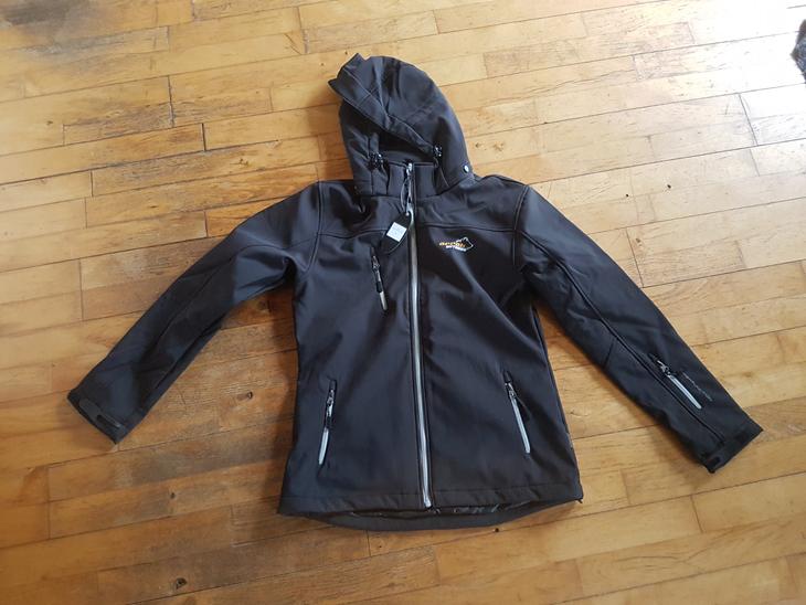 Arrak outdoor jakke og T-shirts billede 0