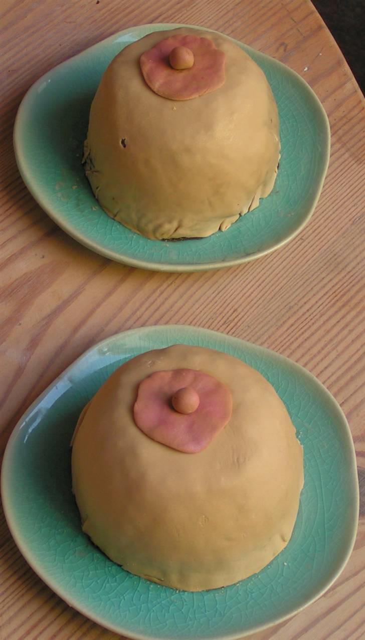 Kagebagerens kreationer - Mudcake med hindbærmousse billede 9