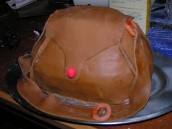 Kagebagerens kreationer - En ordentlig taske-kage

Mudcakebunde med (hold lige fast, nævnt nedefra) hindbærmousse, hvid chokoladecreme, skovbærmousse, skildpaddecreme, hindbærmousse, hvid chokoladecreme... billede 18