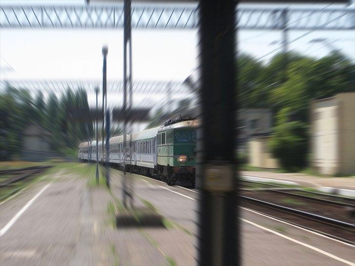 foto sjov :P - redigerede billeder - toget vi skulle med på hjemrejsen fra Polen billede 4