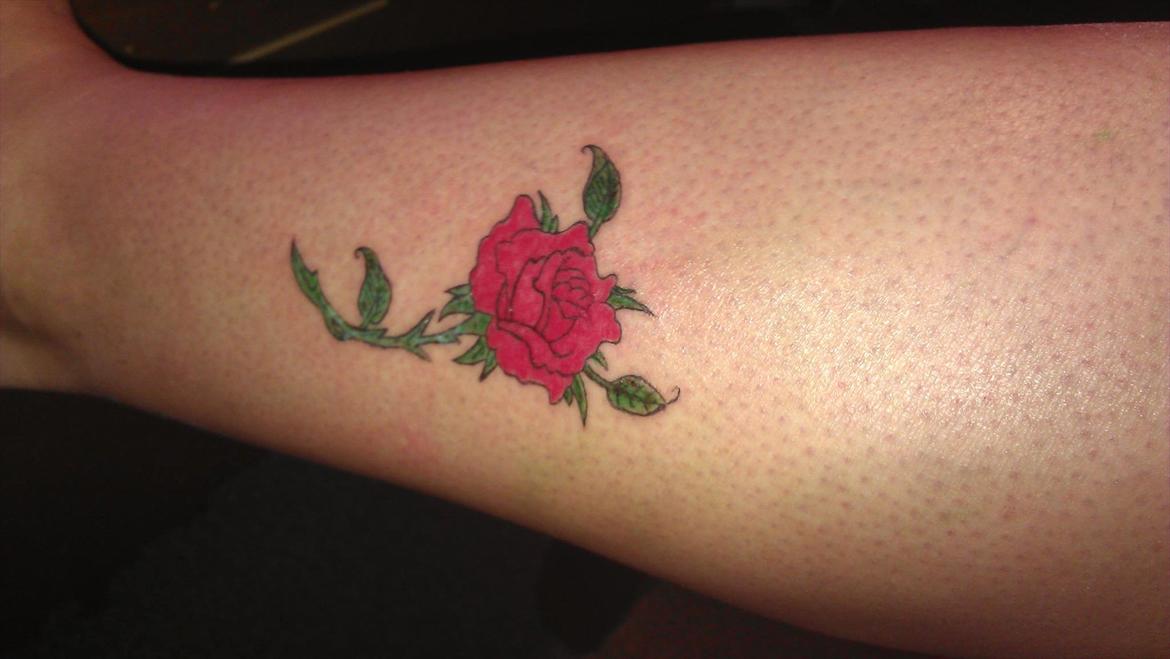 Tatoveringer - Rose på benet.  billede 2