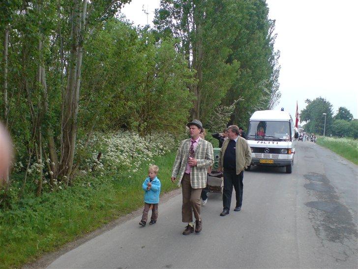 PINSE!!!!! - Hvor blev Egon og Yvonne nu af?? Kjeld- pas godt på det pengeskab du trækker efter dig!! billede 8