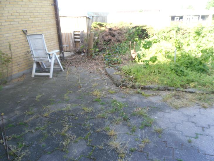 kattegård - sådan så terassen ud før vi gik igang. billede 114