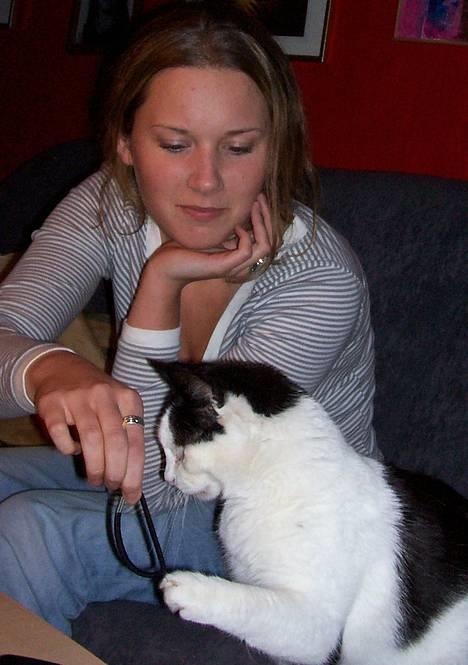 Huskat Pølle - Min storesøs og Pølle . . :) billede 3