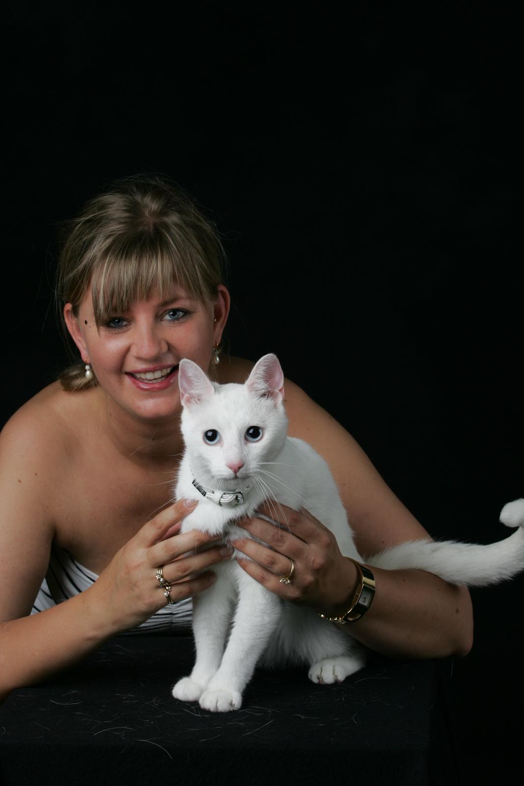 Huskat Tumle <3 Min drømme kat <3 Mit hjerte barn <3 - Hej og velkommen til min profil. Tag et kig i galleriet, stem i udf. og smid gerne en kommentar. :o) billede 1