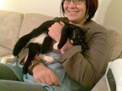 Huskat Benjamin - Oog charmer sig lidt ind ved mors veninde ;)! billede 4