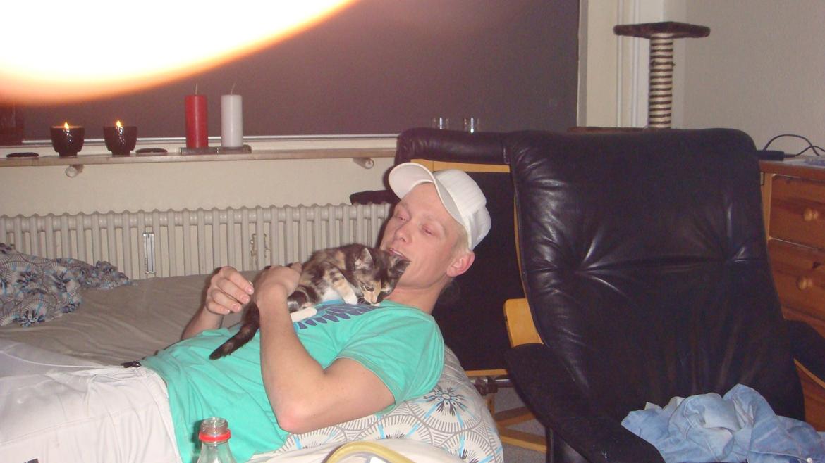 Huskat Bodil Kjær billede 4