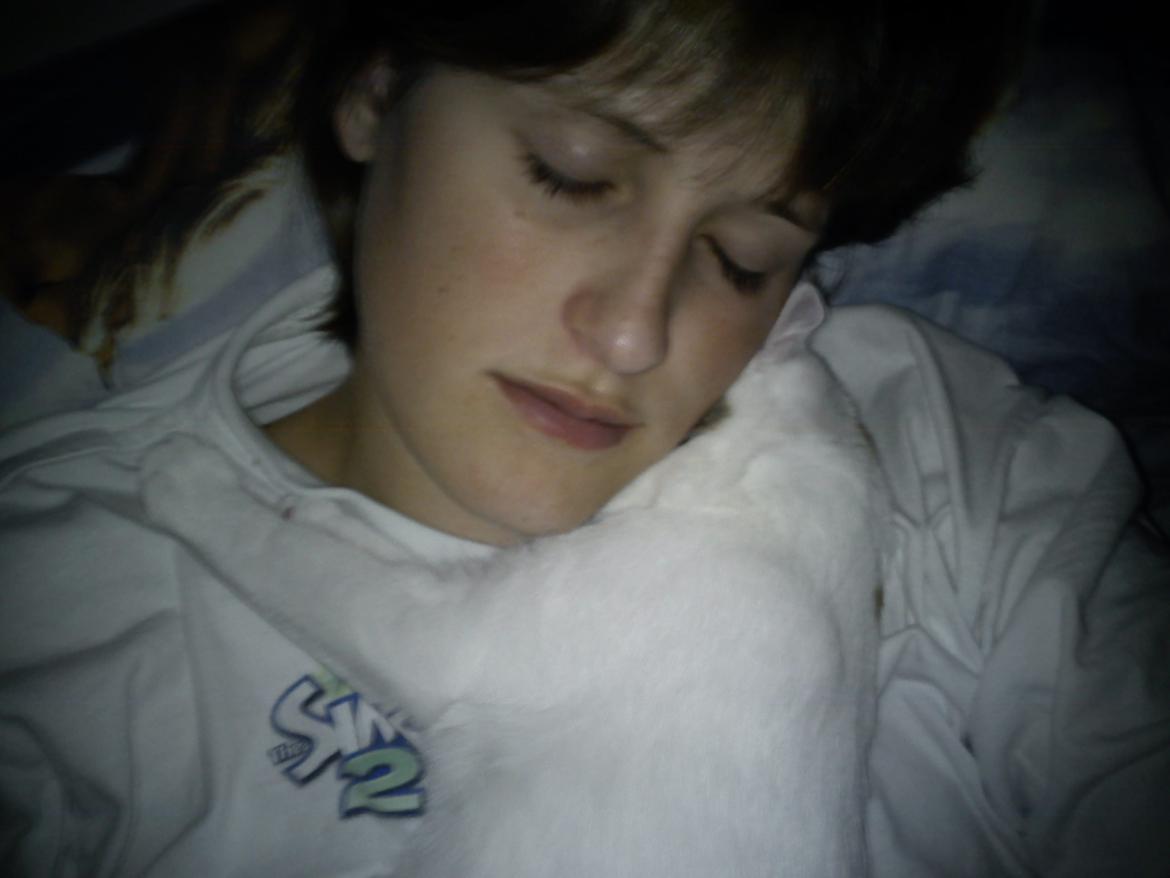 Huskat Luna - Sådan ligger vi tit og sover :D billede 12