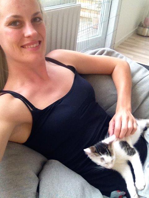 Huskat Miley - Billedet er taget en time efter Miley var ankommet til sit nye hjem. Allerede tryk og glad. billede 4