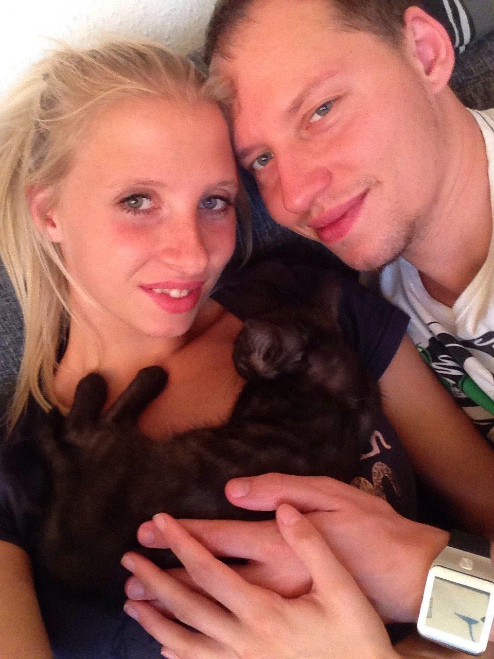 Huskat Luna <3 - Her er der søndag aftenhygge, sammen med min mand og Luna billede 3