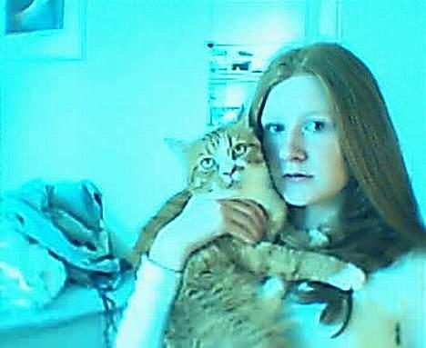 Huskat Thilde <33 - 9/6-06 Thilde & Anisa .. (taget med webcam) heeeh .. GAMMELT BILLEDE EFTERHÅNDEN :S men godt billede synes jeg (: billede 14