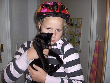 Huskat Lajla - Her er jeg så sammen med min ynglings ejer: Ida. Hende elsker jeg bare rigtigt højt! billede 19