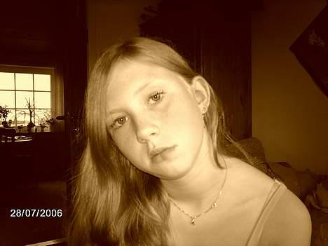 Huskat snip  (nipperman) - ved stadig ikke efter 7-8 år hvem der er min rigtige ejer men hende pigen der har den hersens profil siger at hende her rødtoppen er min ejer.. den anden hvide fidus ejer den røde satan jeg slås og toppes med engang imellem så blir de bar sur på os.. billede 6