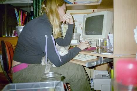 Huskat Daizy - Ihh det hva mor laver på computeren er altså kedeligt. billede 4