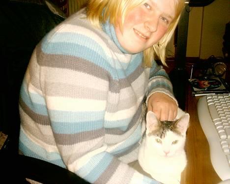 Huskat pjevs - øv kun moster der er hjemme billede 7