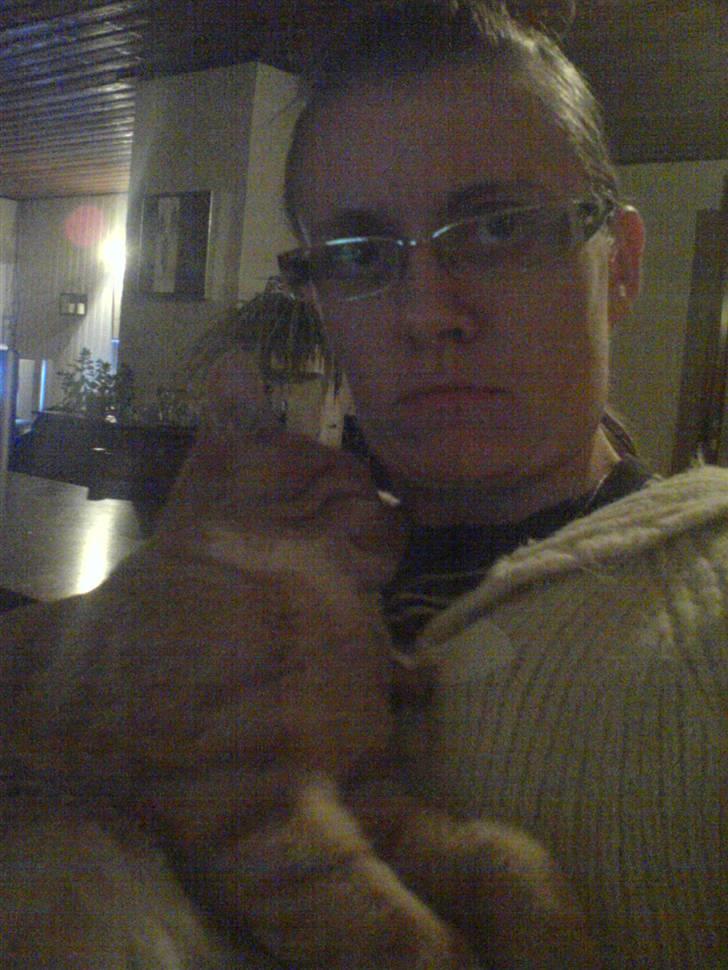 Huskat Lille Mis Rocky - Putter ind til mor og sover lidt. billede 16